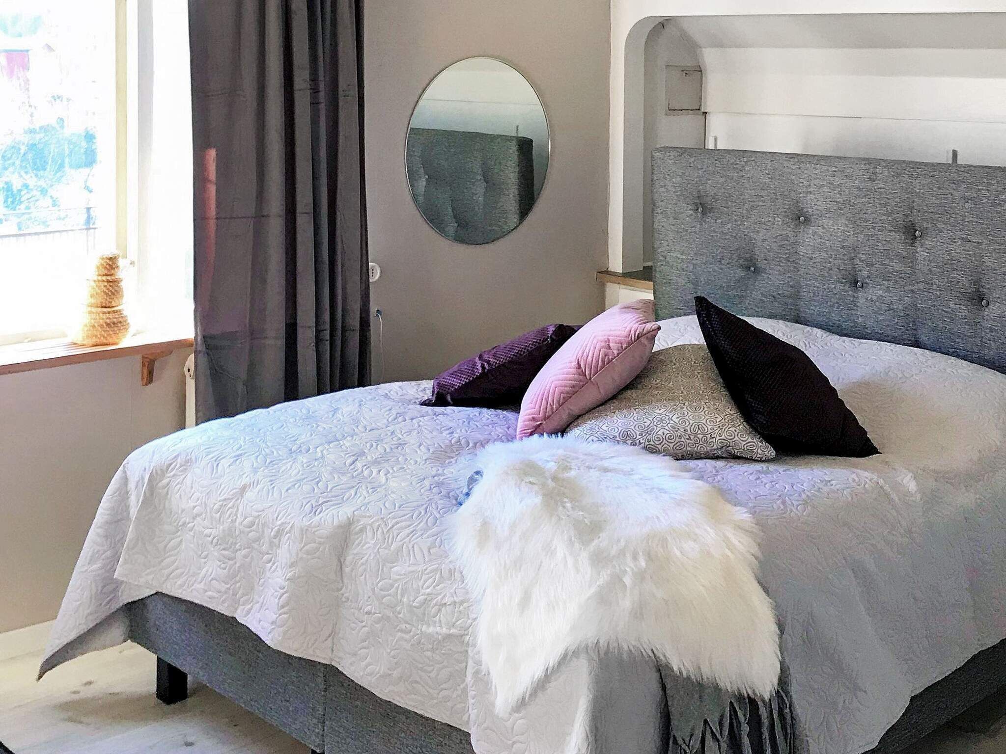 3 bedrooms, individually furnished, bed sheets