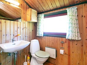 House | Bathroom - 6 Person Holiday Home in Albaek (Aalbaek)