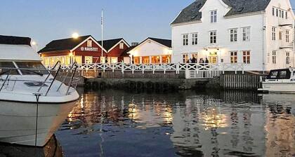 6 Person Holiday Home in Austrheim