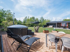Balcony - Holiday Home in Rønde (Ronde)
