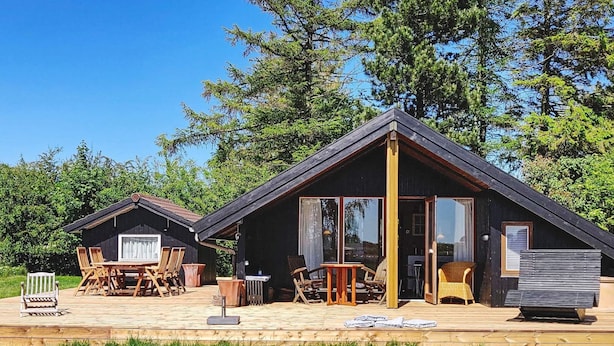 Outdoor dining - Holiday Home in StubbekÃ¸bing (Stubbekobing)
