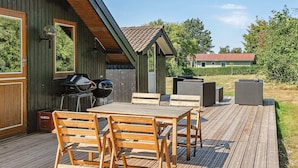 Outdoor dining - Holiday Home in StubbekÃ¸bing (Stubbekobing)