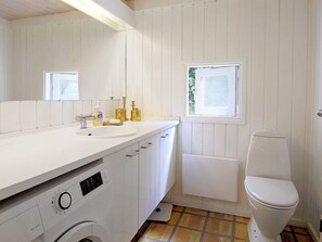 House | Bathroom | Shower, towels