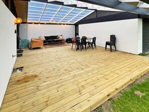 Outdoor dining - Tranquil Waterfront Retreat-by Traum (Thyholm)