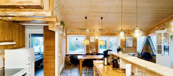 Charming Harbor Cottage-by Traum