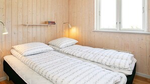 4 bedrooms, cribs/infant beds - Holiday Home in Faaborg (Faaborg)