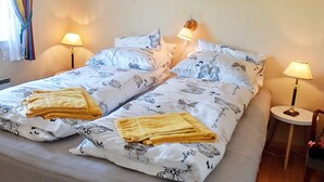 5 bedrooms, individually furnished
