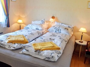 5 bedrooms, individually furnished