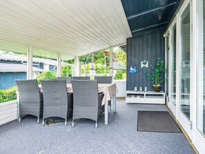 House | Outdoor dining - 6 Person Holiday Home in Ebeltoft (Ebeltoft)