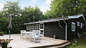 Outdoor dining - 4 Person Holiday Home in Jægerspris (Jægerspris)