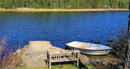Idyllic Lakeside Retreat in Munkedal-by Traum