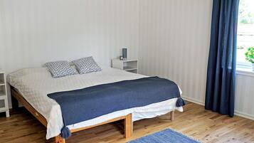 1 bedroom, individually furnished