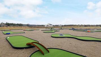 Hus | Utsikt mot vann