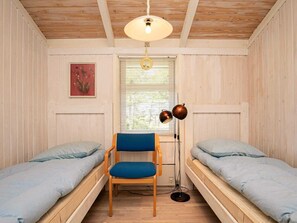 3 bedrooms, cribs/infant beds