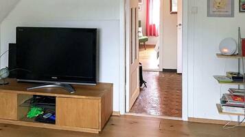 5 bedrooms, individually furnished