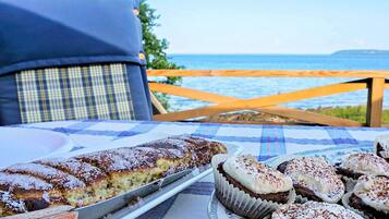 House | Outdoor dining