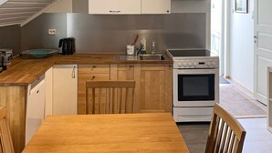 Coffee/tea maker, fridge, microwave, oven - 4 Person Holiday Home in tau (Strand)