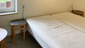 2 bedrooms, individually furnished - 4 Person Holiday Home in tau (Strand)