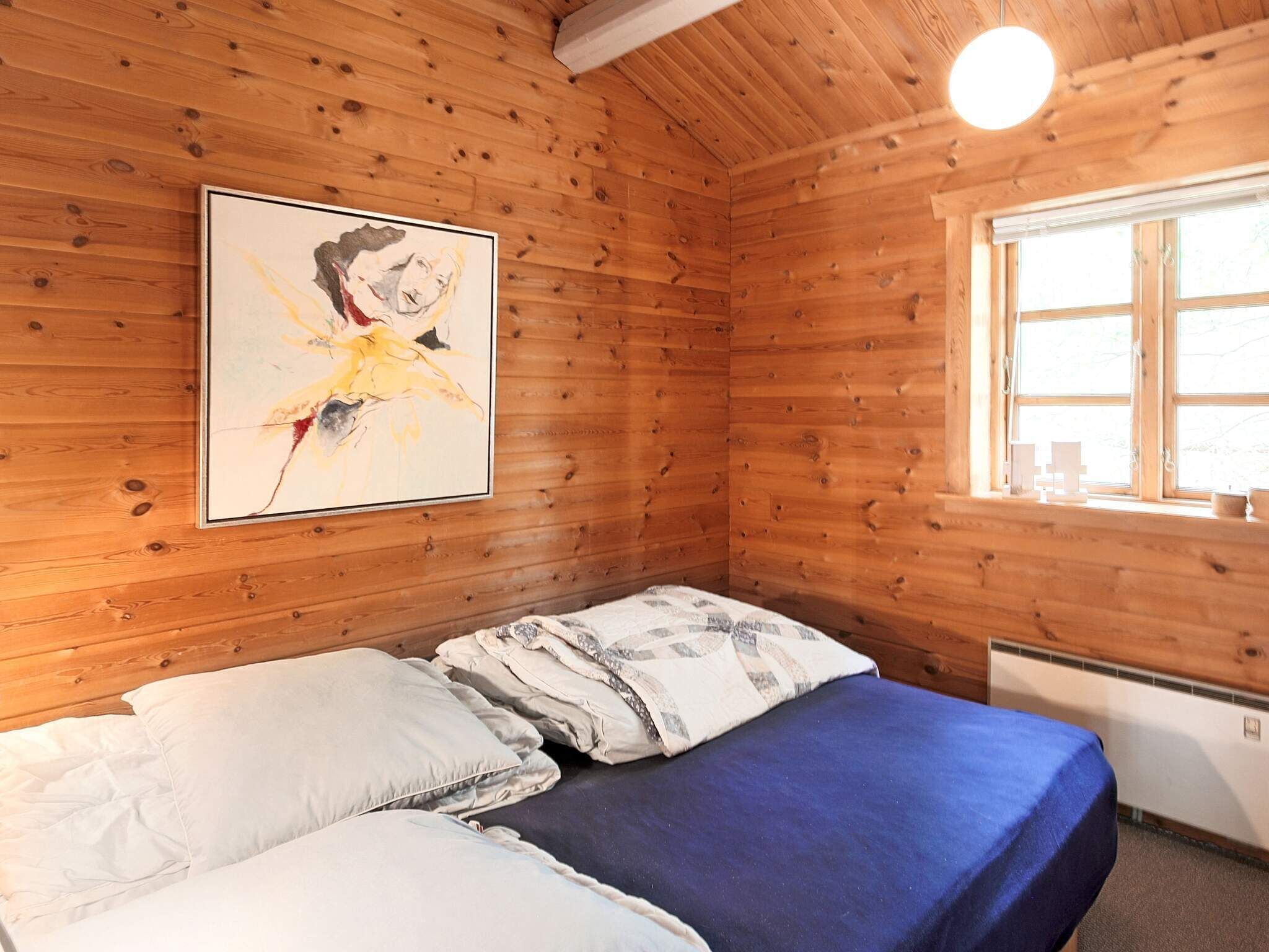 3 bedrooms, cots/infant beds