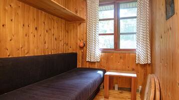 3 bedrooms, cots/infant beds