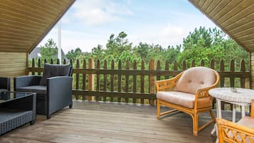 House | Pemandangan dari hartanah