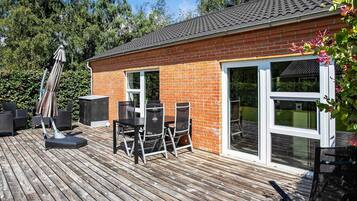 House | Outdoor dining