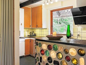 House | Private kitchen | Highchair - Secluded Cottage Retreat at Ordrup Naes-by Traum (Faarevejle)