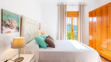 6 bedrooms, iron/ironing board, free WiFi, bed sheets