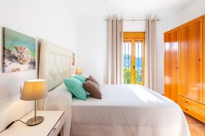 6 habitaciones, tabla de planchar con plancha y wifi gratis 