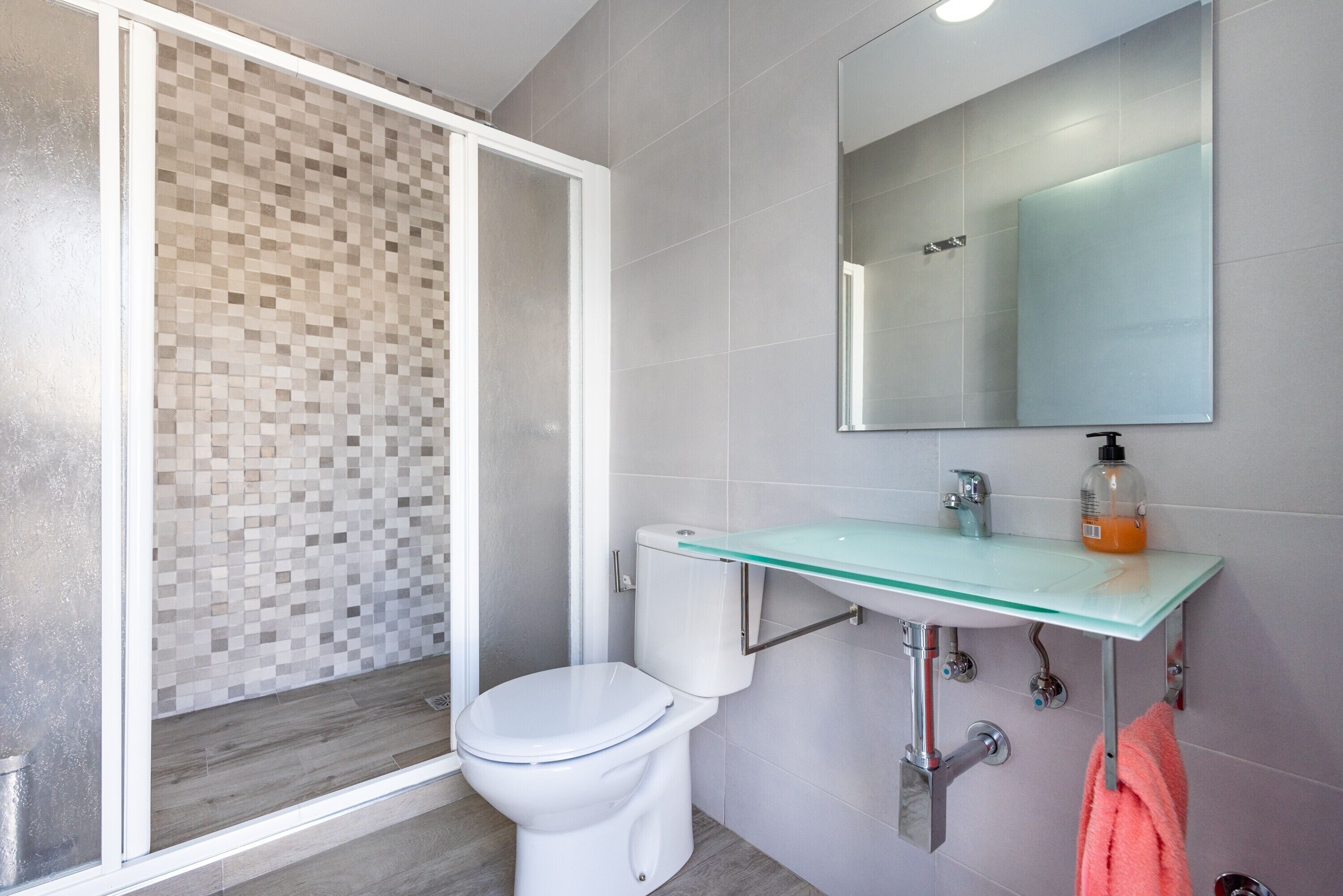Bañera, secador de pelo