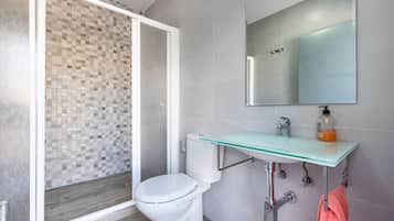 Bañera, secador de pelo