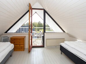 3 bedrooms - 5 Person Holiday Home in Glesborg (Glesborg)