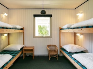 2 bedrooms, cribs/infant beds