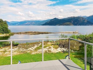 House | Exterior - Seaside Serenity in Hardangerfjord-by Traum (Kvam)