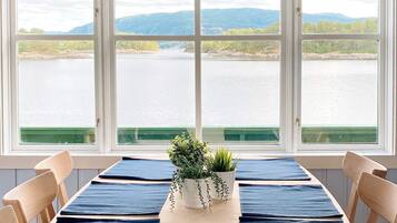 House | Dining