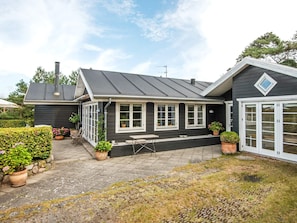 Exterior - Holiday Home in Ebeltoft (Ebeltoft)