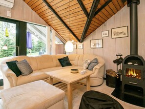 TV - 4 Person Holiday Home in Ansager (Ansager)