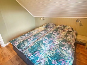 Apartment | 3 bedrooms, individually furnished - 6 Person Holiday Home in Eydehavn (Arendal)