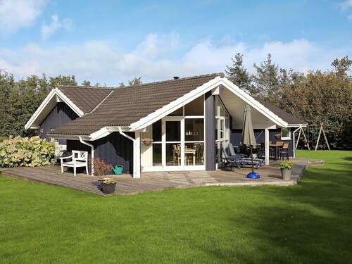 8 Person Holiday Home in Roslev