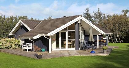 8 Person Holiday Home in Roslev