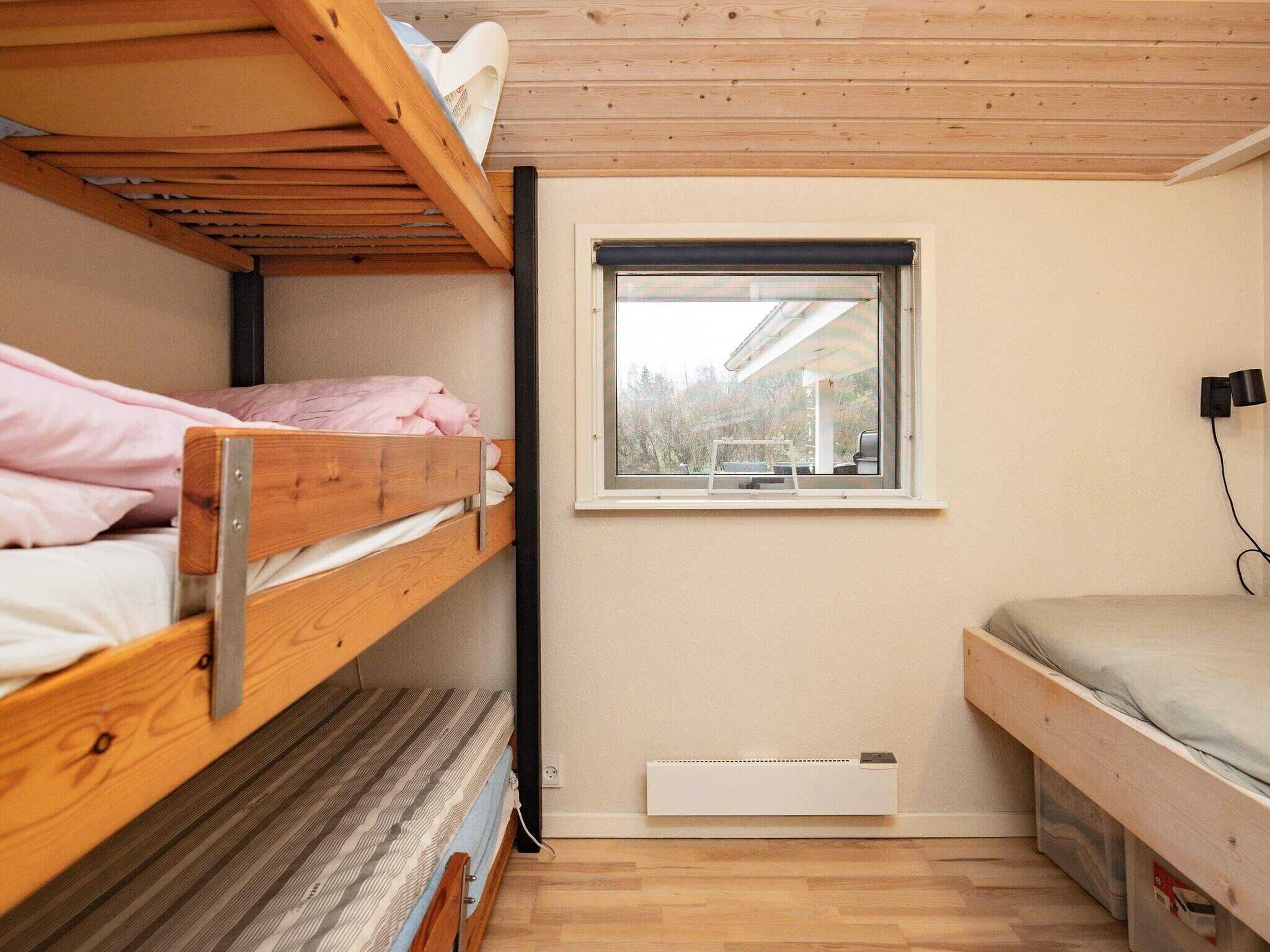 4 bedrooms, cribs/infant beds