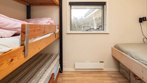 4 bedrooms, cots/infant beds - 8 Person Holiday Home in Roslev (Roslev)