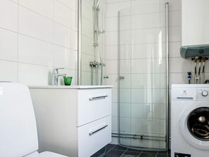 House | Bathroom - 4 Star Holiday Home in Stromstad (Stromstad)