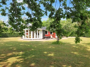 House | Pemandangan dari hartanah