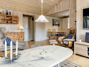 House | Dining - 6 Person Holiday Home in Storvorde (Storvorde)