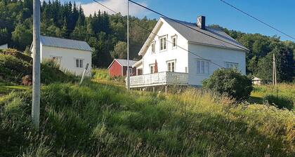 7 Person Holiday Home in Brøstadbotn