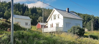 7 Person Holiday Home in Brøstadbotn