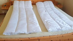 4 bedrooms, individually furnished, bed sheets - 7 Person Holiday Home in Brøstadbotn (Dyrøy)