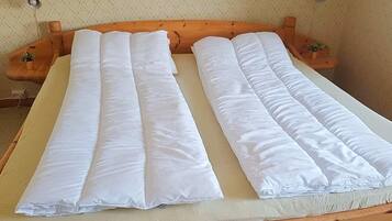 4 bedrooms, individually furnished, bed sheets