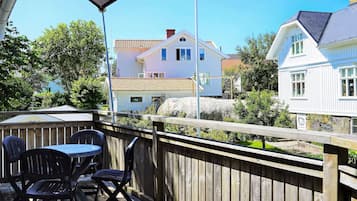 House | Outdoor dining